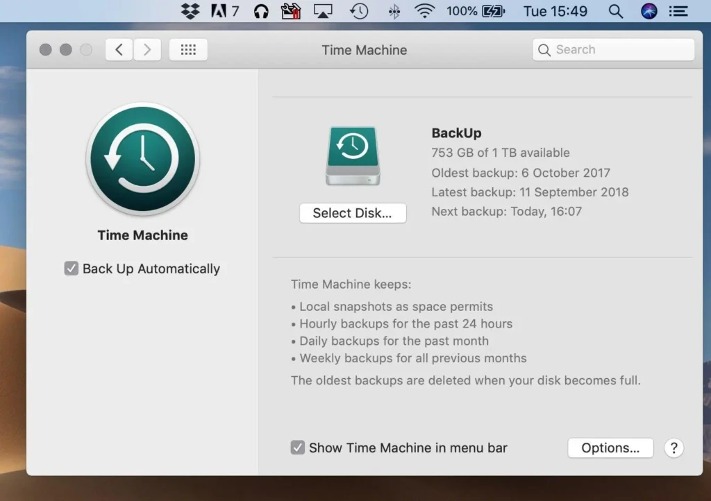 A screenshot of the macOS Time Machine settings window. It shows that automatic backups are enabled, with details about available storage (753 GB of 1 TB), backup history, and scheduling. The interface includes options to select a disk and view advanced settings.