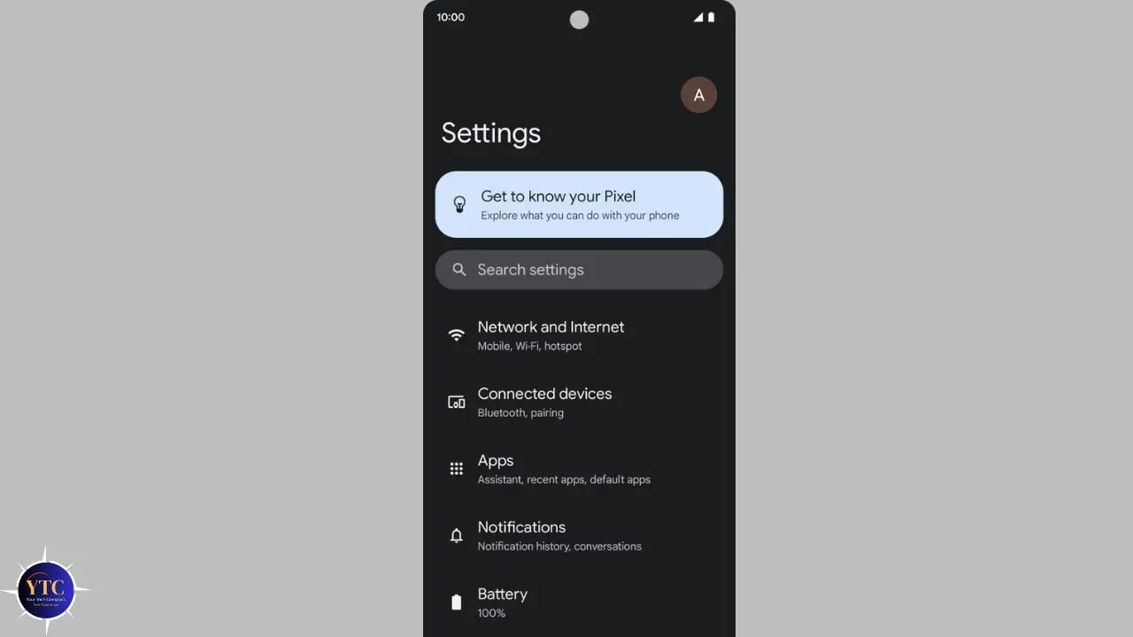 Smartphone screen displaying Pixel settings menu. Options include network, devices, apps, and battery. Highlighted: 'Get to know your Pixel' feature.