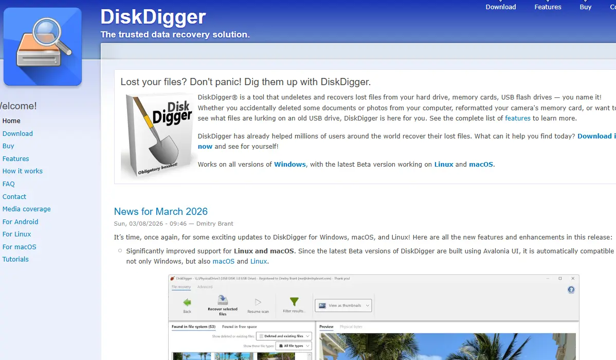 Screenshot of the DiskDigger data recovery software website, showcasing its logo, features, and recent news.